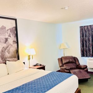 four-seasons-inn (7)
